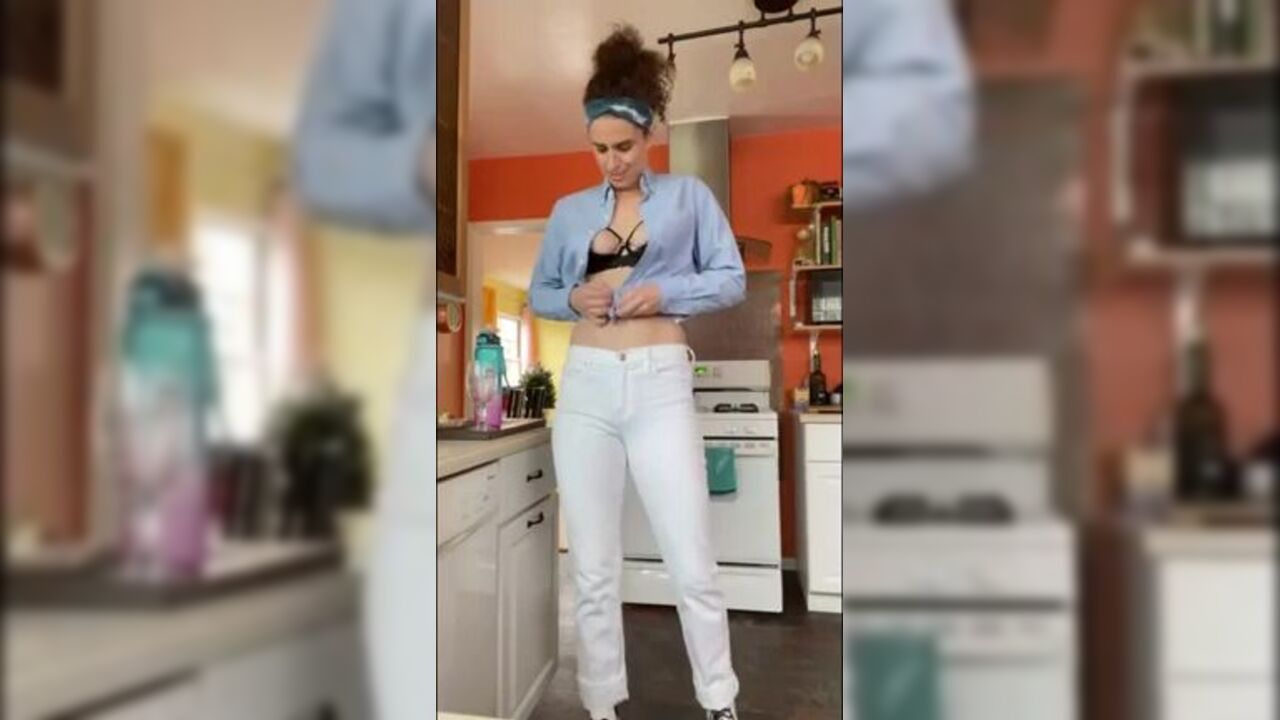 Watch this scat porn video of a filthy scat girl getting her holes stuffed with food