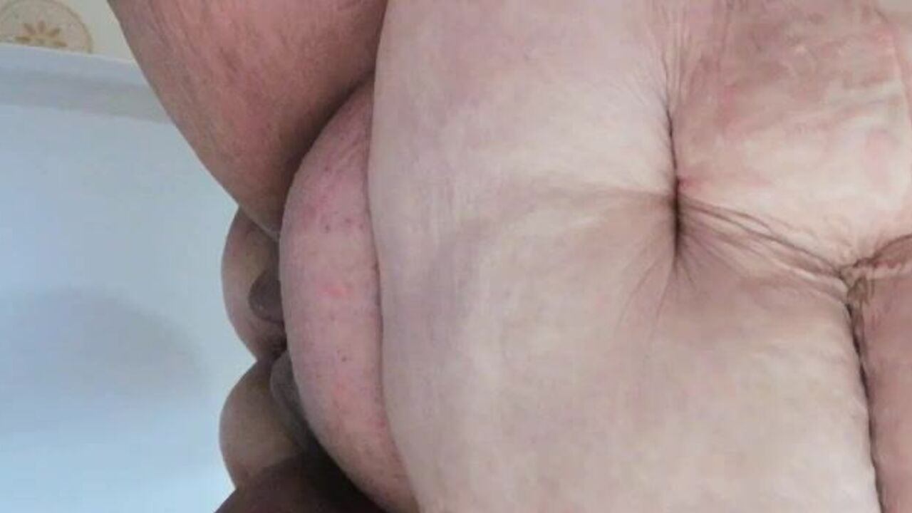 Watch this BBW with a huge belly get her scat stuffed with warm pee