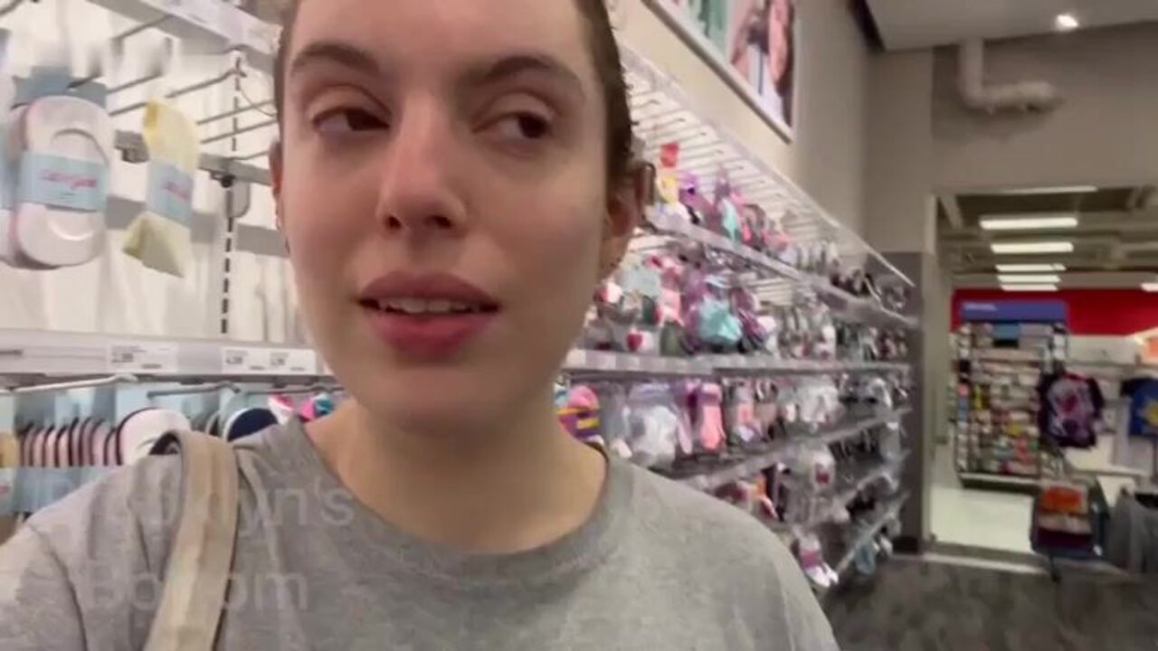 BrooklynsBottom gets her filthy pussy drilled in public by scat slave