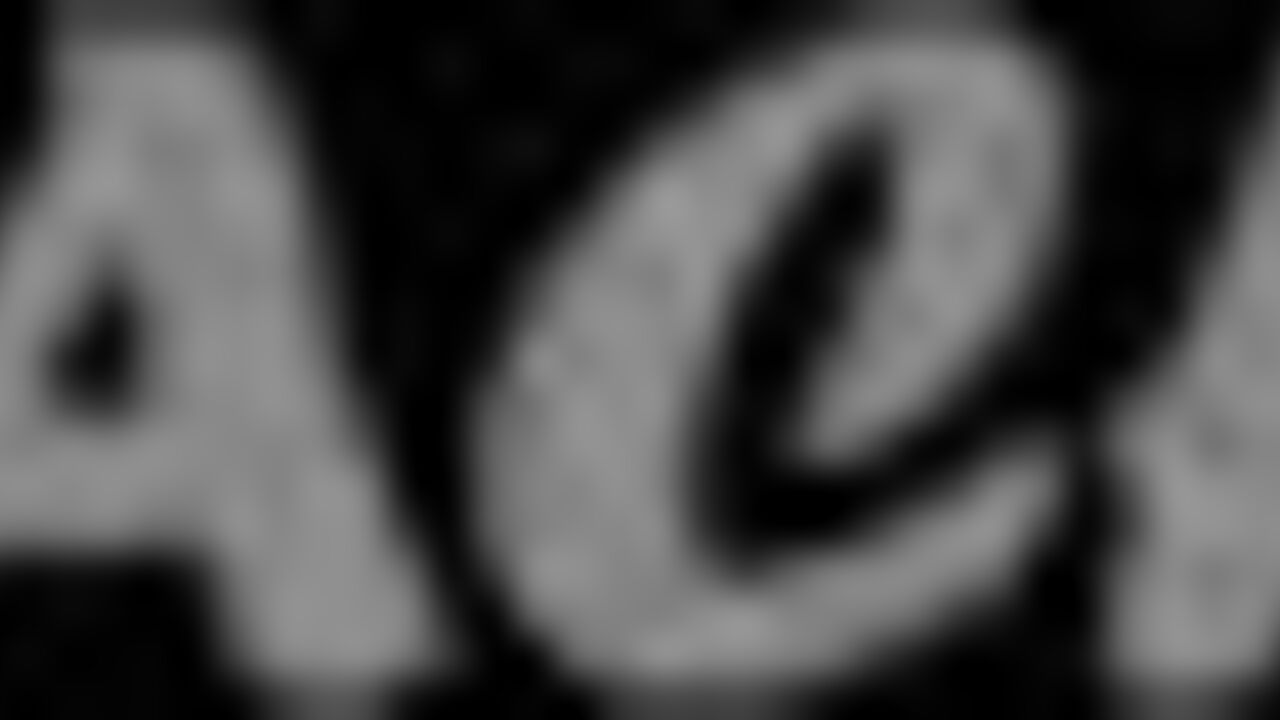 Martini goes wild with her scat and takes it like a champ