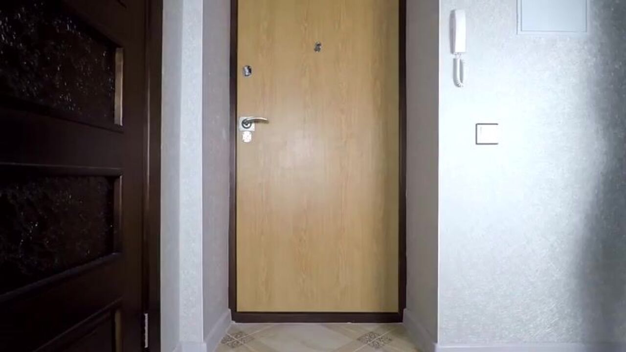 Watch this scat porn video of a horny chick getting off on her own in her own peepee