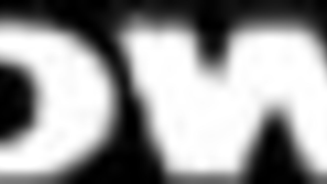 Watch this filthy French slut get off on scatting and pissing