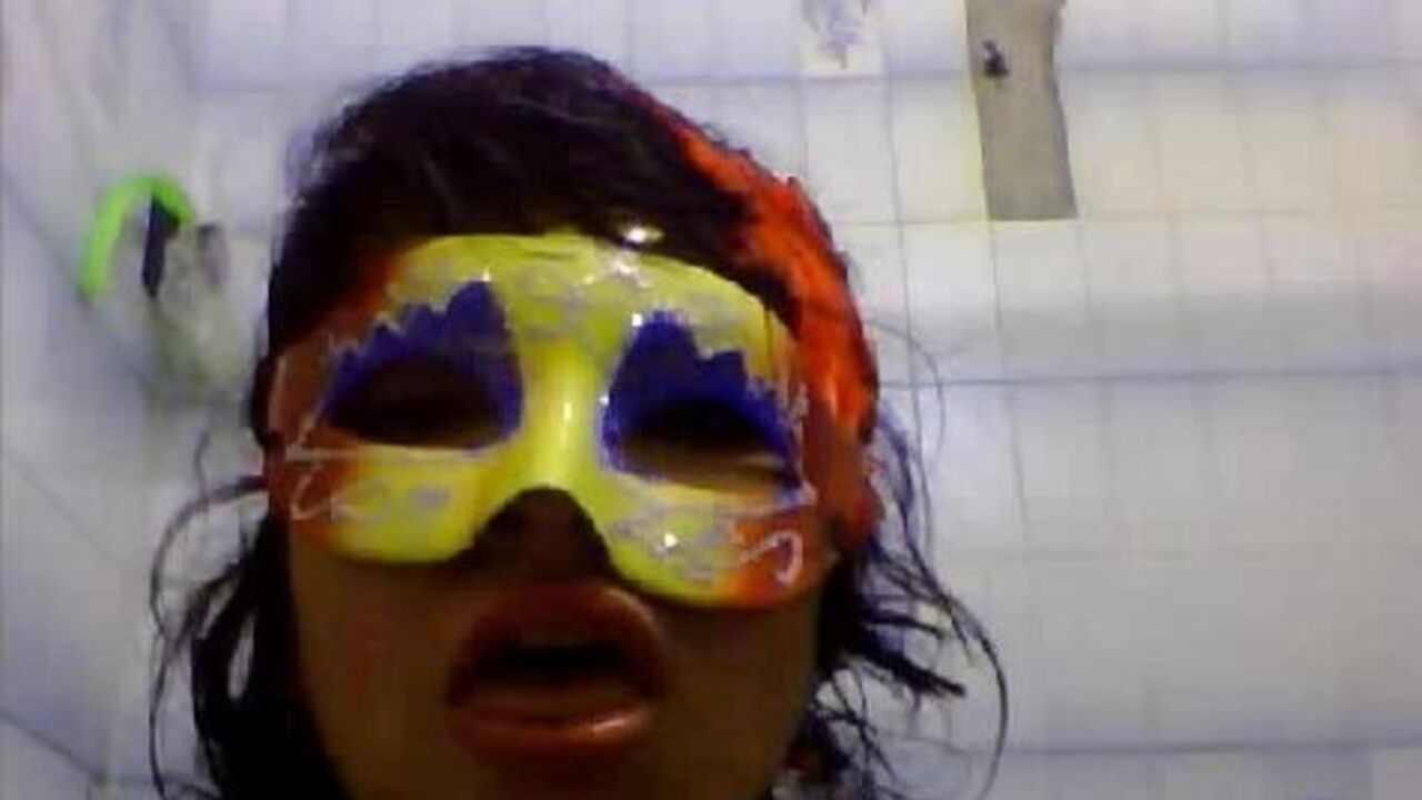 Luludeli gets her filthy pussy pounded in scat porn video