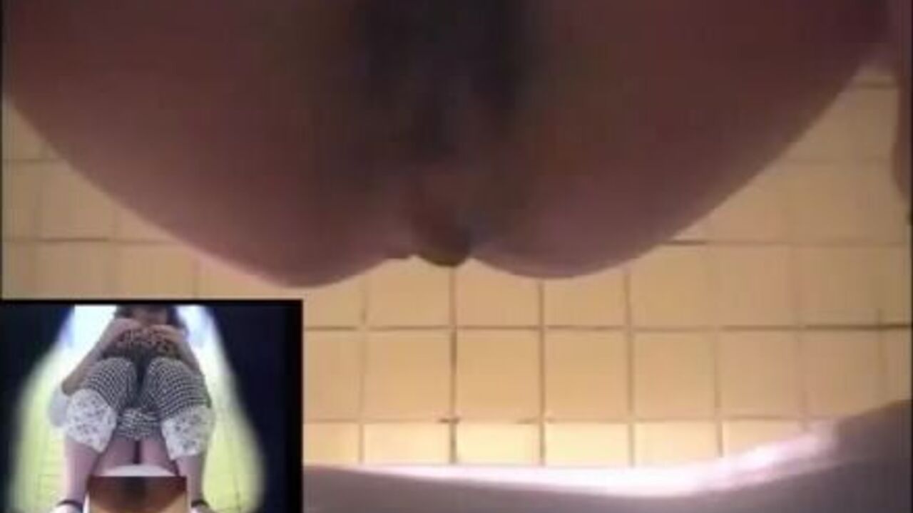 Voyeur captures Japanese toilet cam session with scatty women & their pooped-out bodies