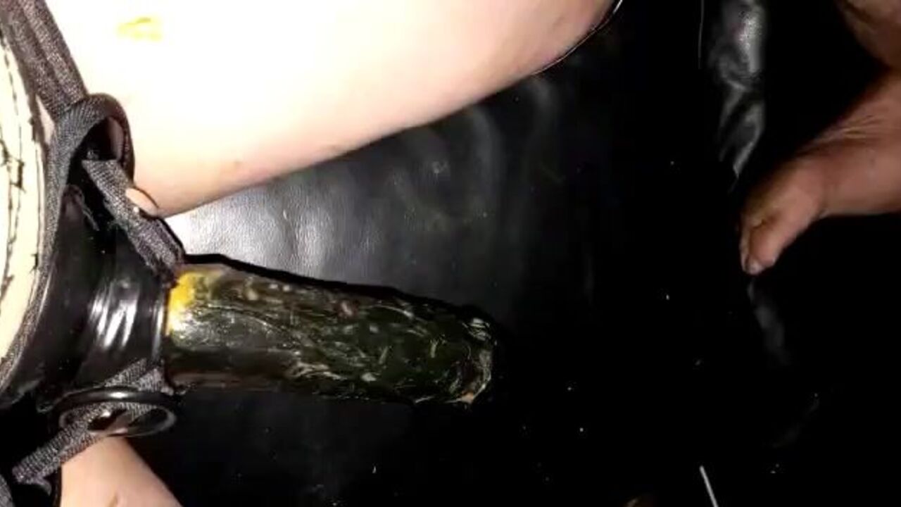 Mistress Ilsa gets dirty with her dildo cleaning while her slave is away