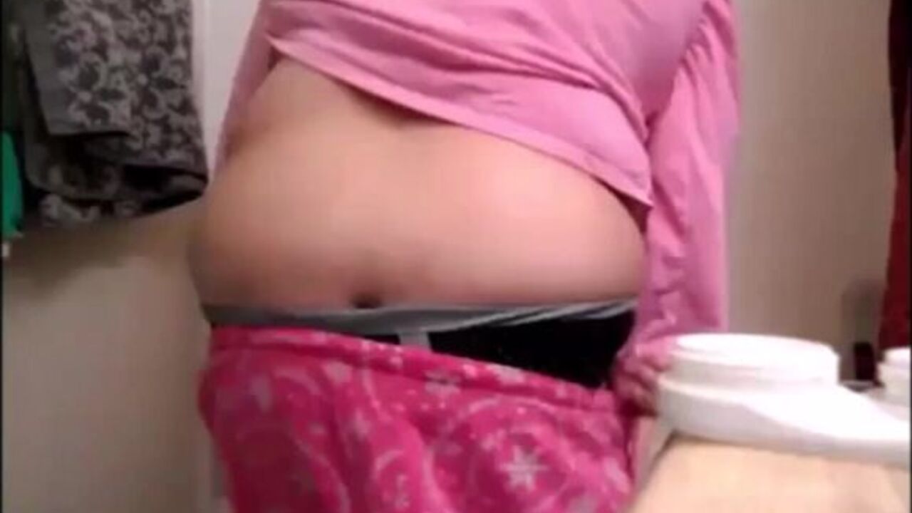 Watch this BBW slut scat & gulp down her own load in panty-clad panties