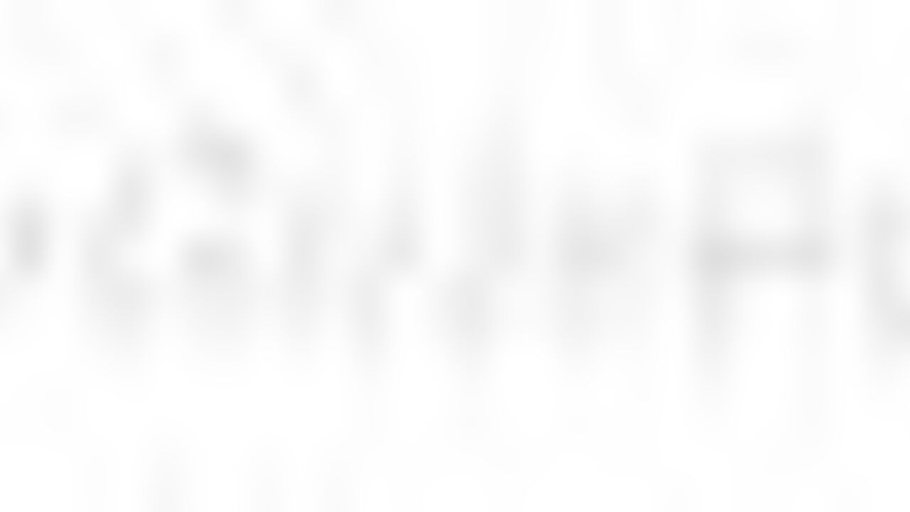 Watch Poop Slave Get Her Scat Pussy Pounded in the Kinky toilet