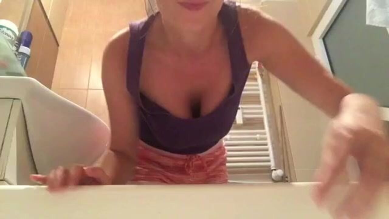 Watch this kinky scat video of a poop girl getting a hot bathtub treatment
