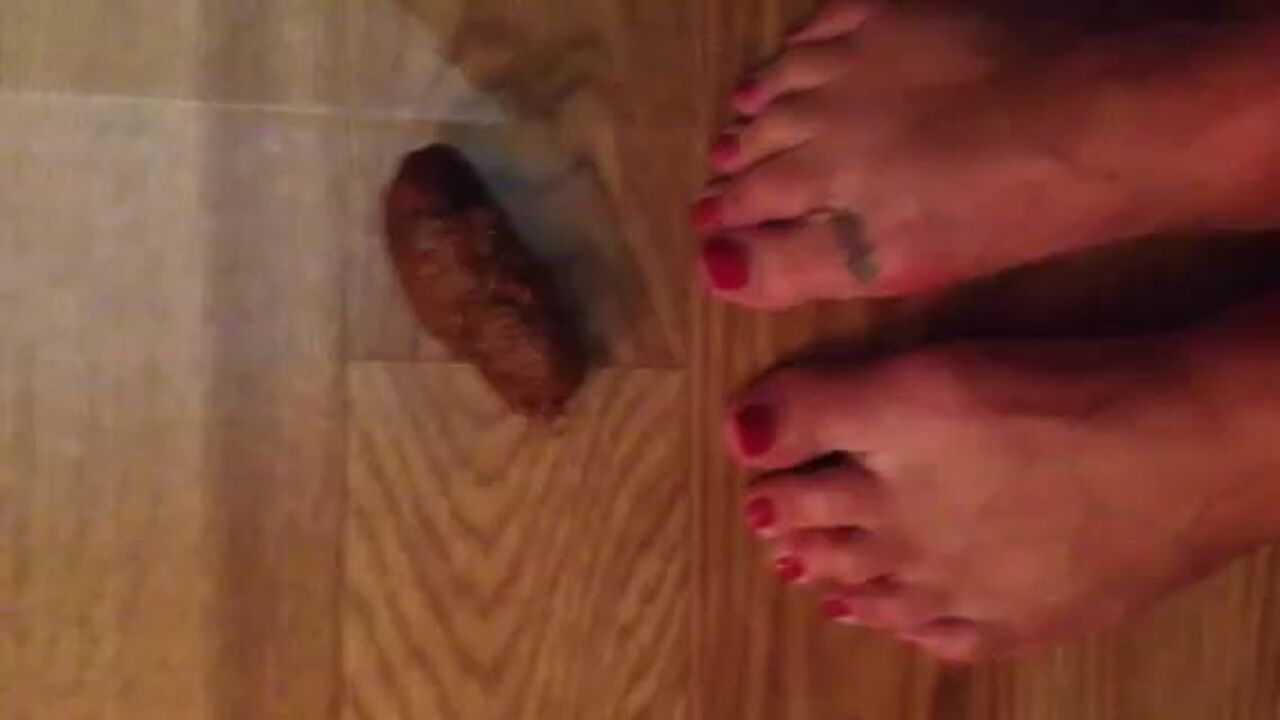 Watch this kinky wife get her scat stuffed in her own pooped-up mess