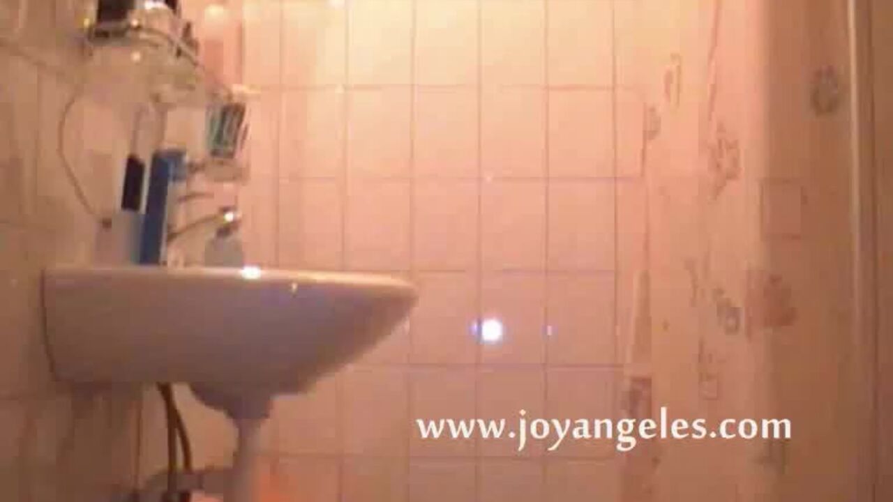 Watch this skinny slut's fat turd get pumped and splattered with her own jizz