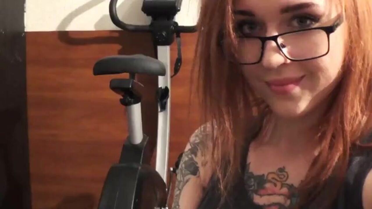 DirtyBetty and SweetbettyParlour get their pussies licked in S2 uncensored video