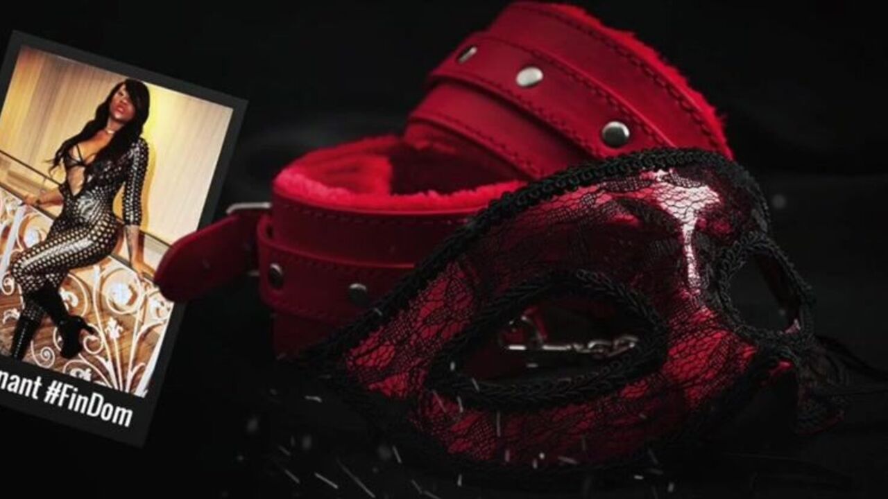 Naughty yoga babe gets a sticky surprise in her naked pussy