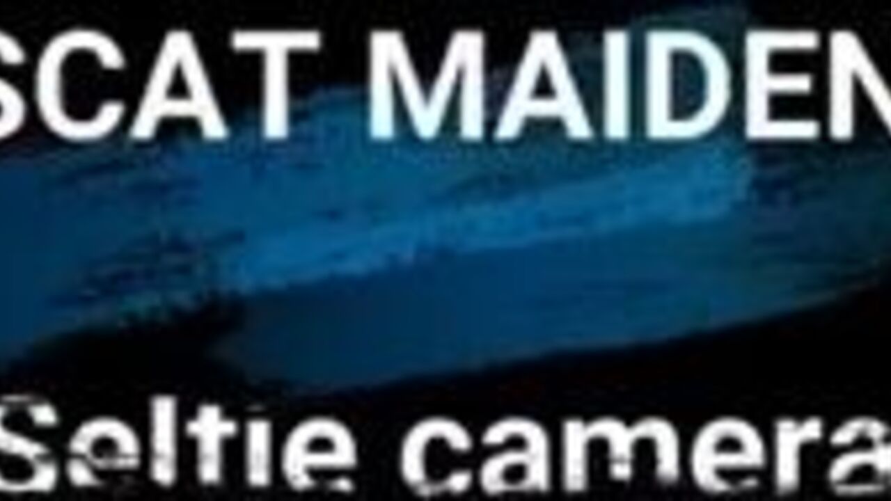 Crazy Scat Freak devours her own filth and smears it all over the place