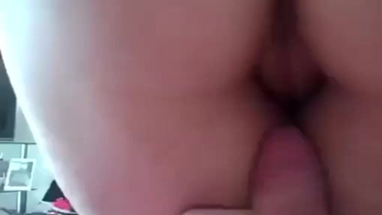 Watch this kinky scat porn video with a scat girl getting her pussy and ass fucked hard!