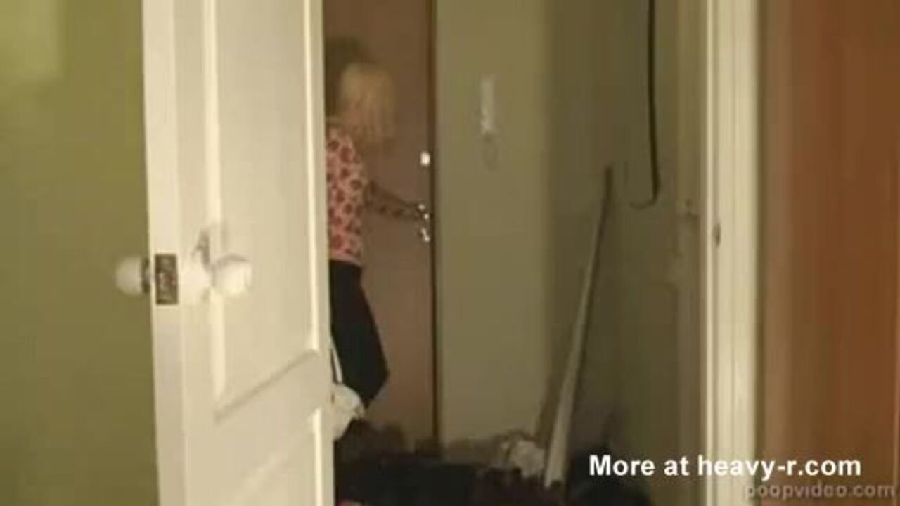 Watch these kinky scat girls get off with some kinks