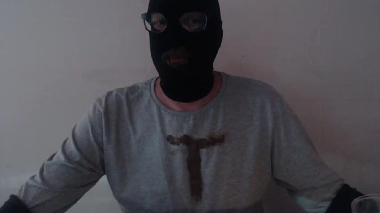 Watch me take a leak in the human toilet like a champ!