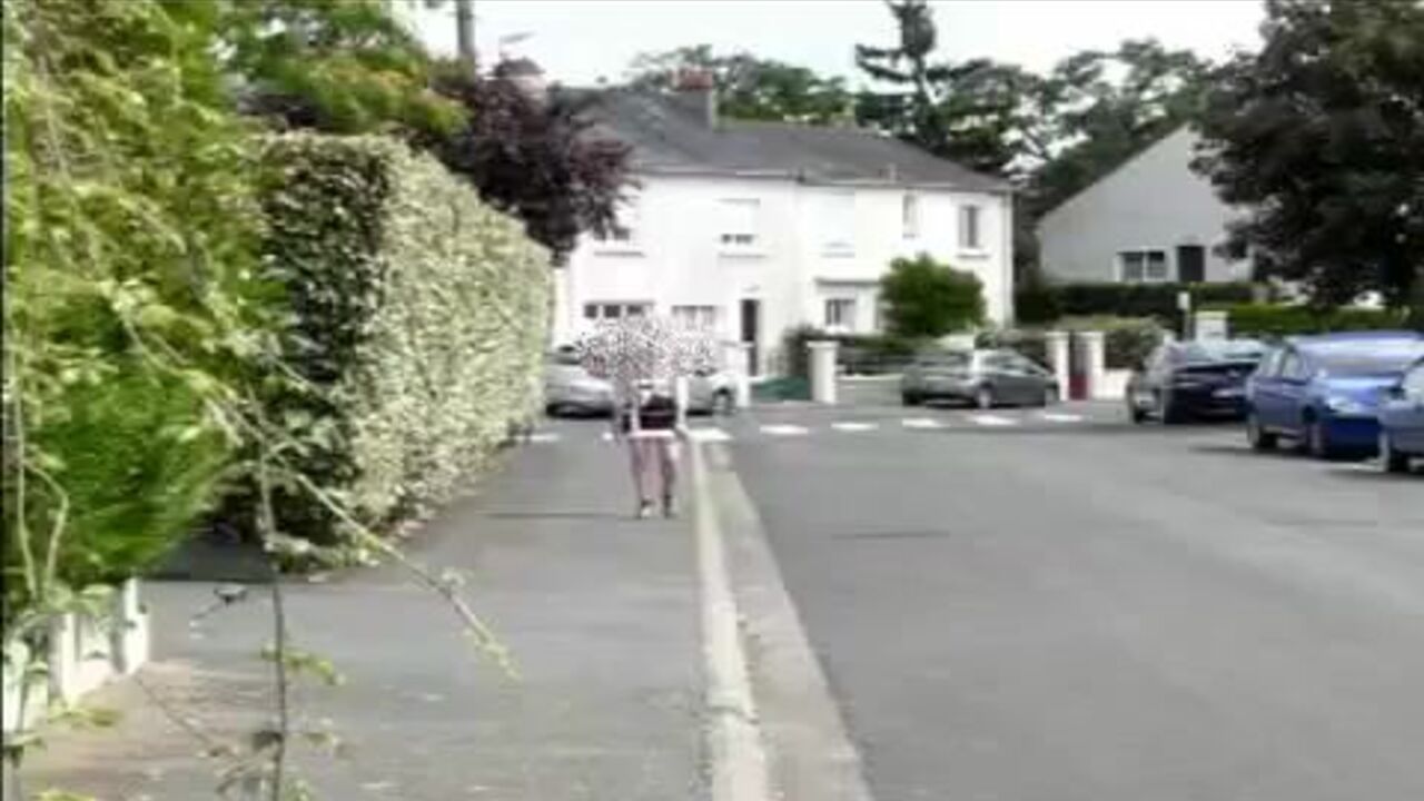 Watch this blonde mature slut get down & dirty in public, shitting like a pro!