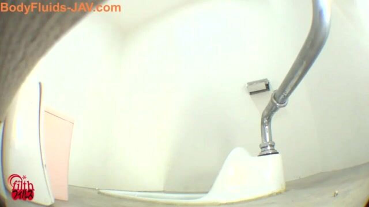 Watch this scatty slut get her ass fingered before getting her off