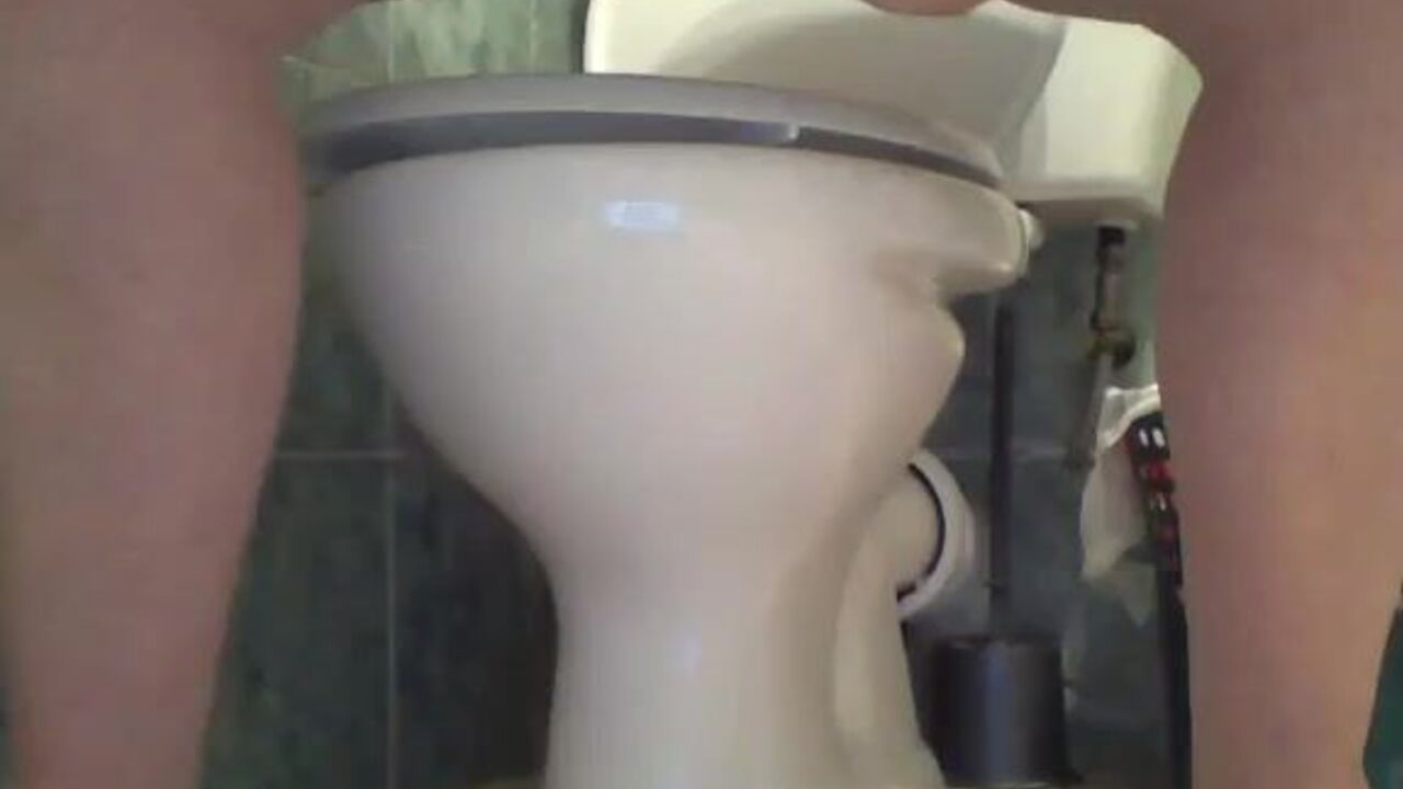 Watch this filthy cam slut taste her own stinky mess