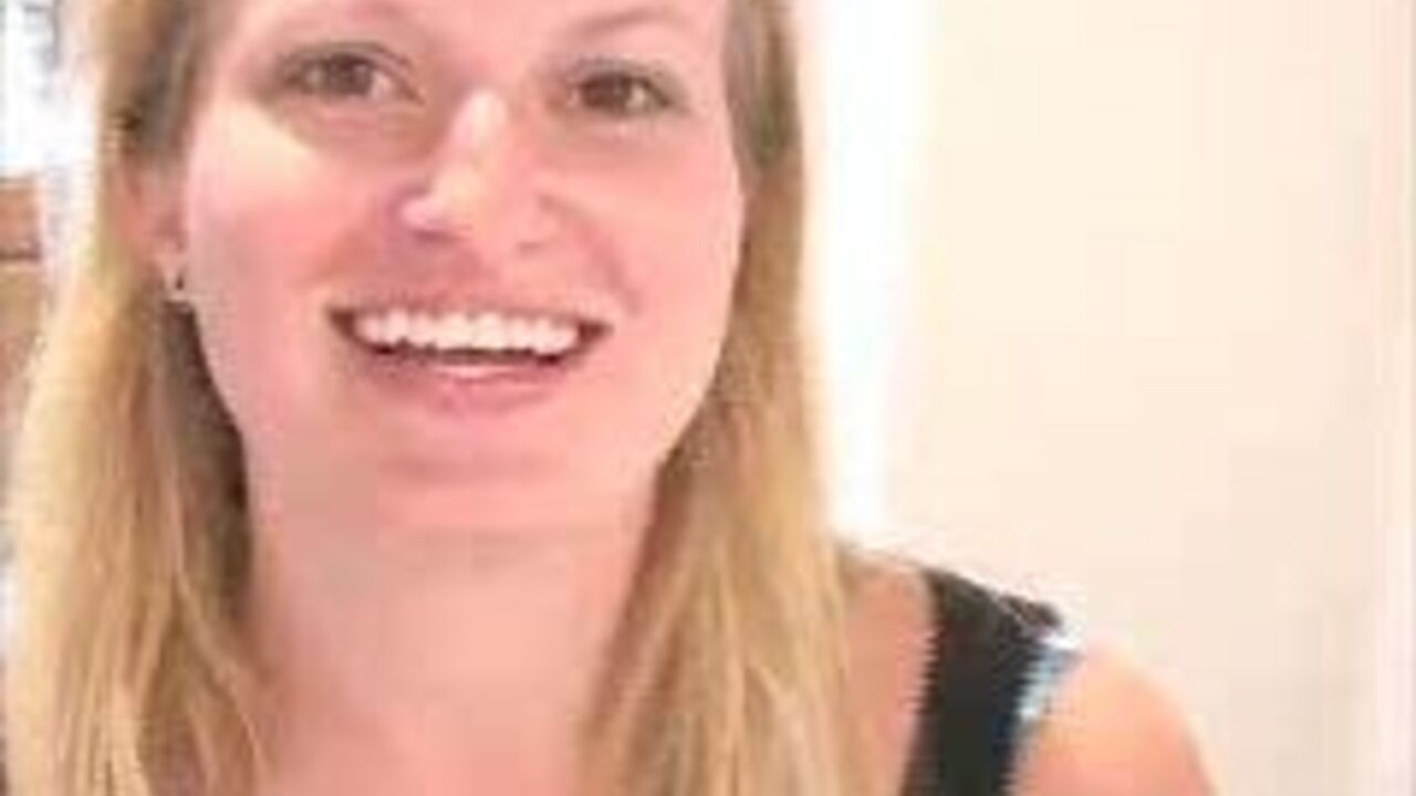 Watch as Feona Sofea gets her scat filled with hot jizz in this hot, steamy video