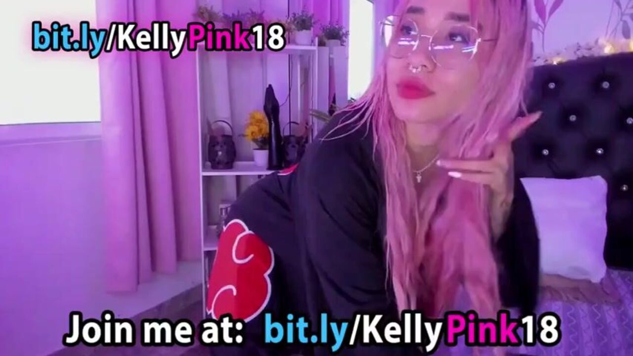 Lesbian drinks her own jizz in this kellypink18 video