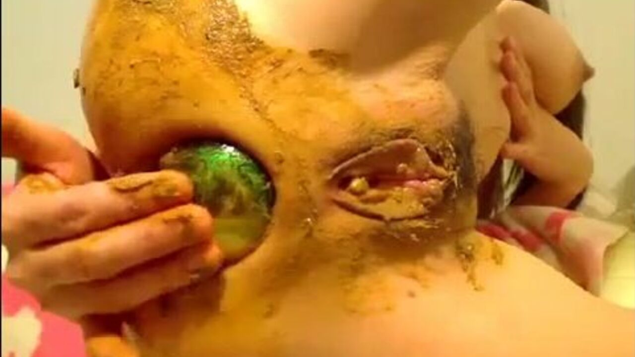 Get off to this kinky scat video of a dirty slut getting her pussy and ass stuffed