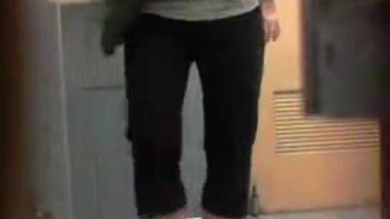 Watch this filthy slut scat and get her scat fix in the toilet