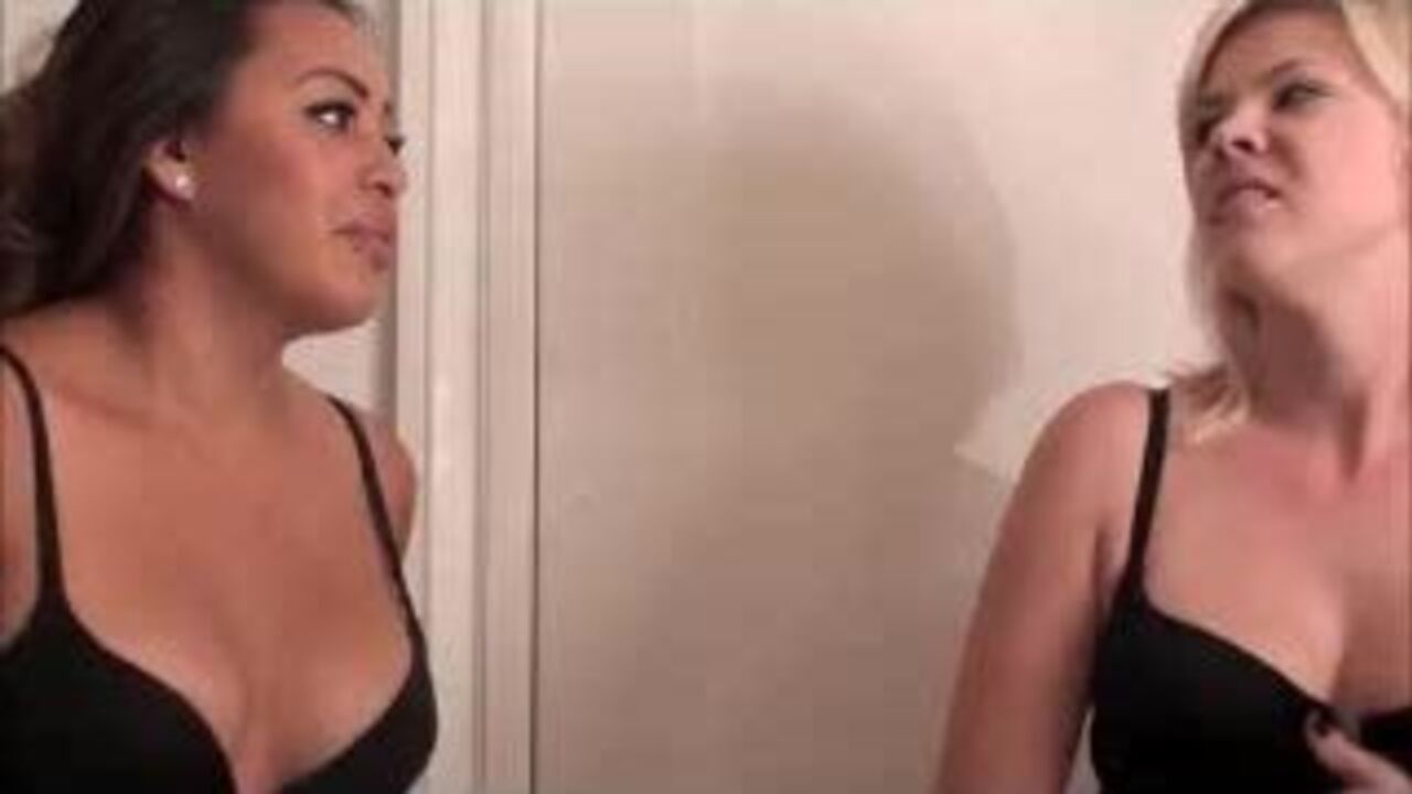 College Girls farting in their scat pussies - watch now!