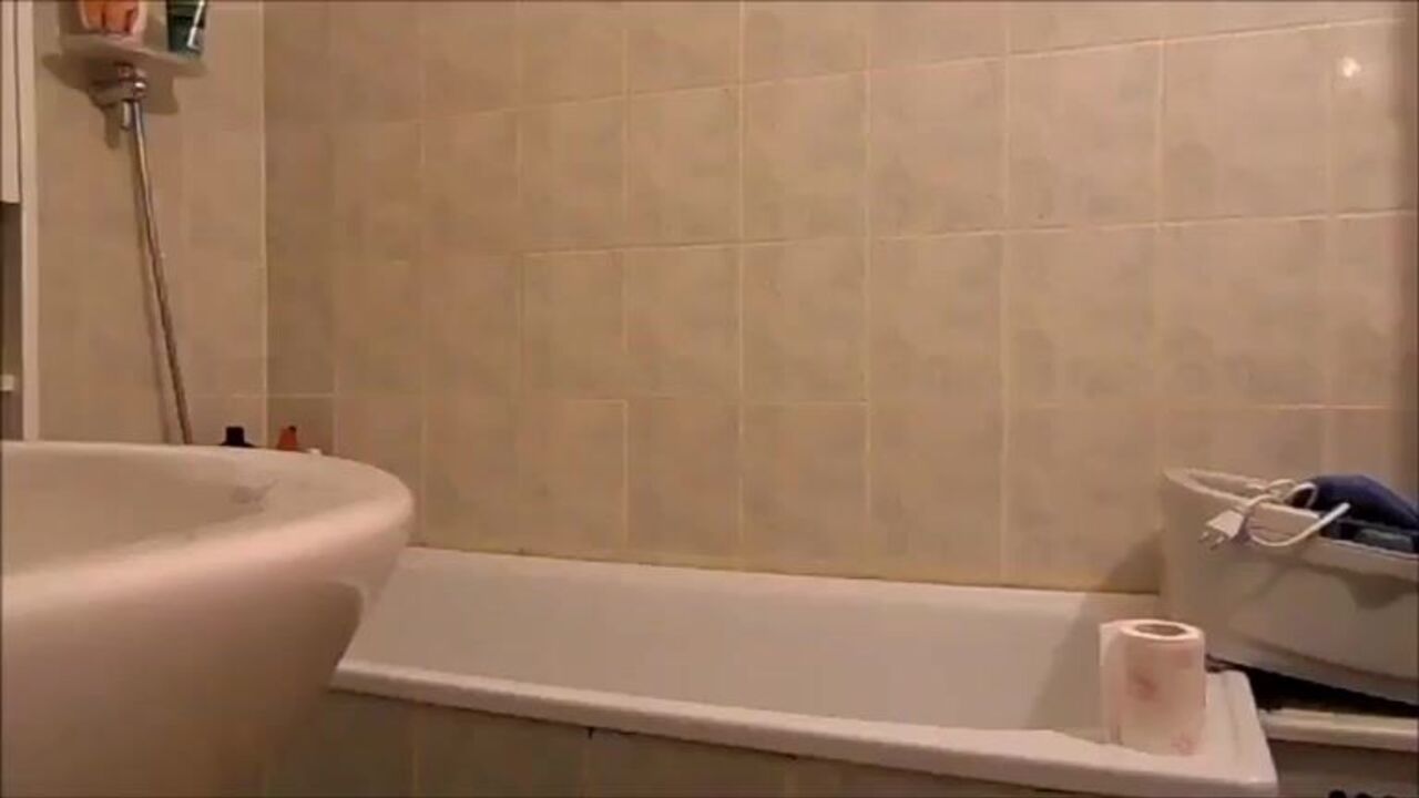 Blonde slut desperate for a good scat bath takes a filthy load in the tub