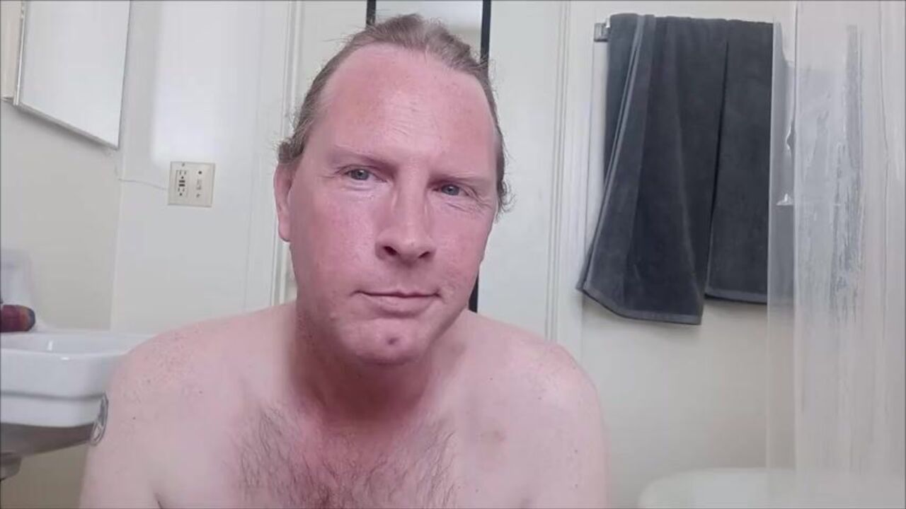 Amateur amateur gets a messy surprise in her scat collection 9-20-21