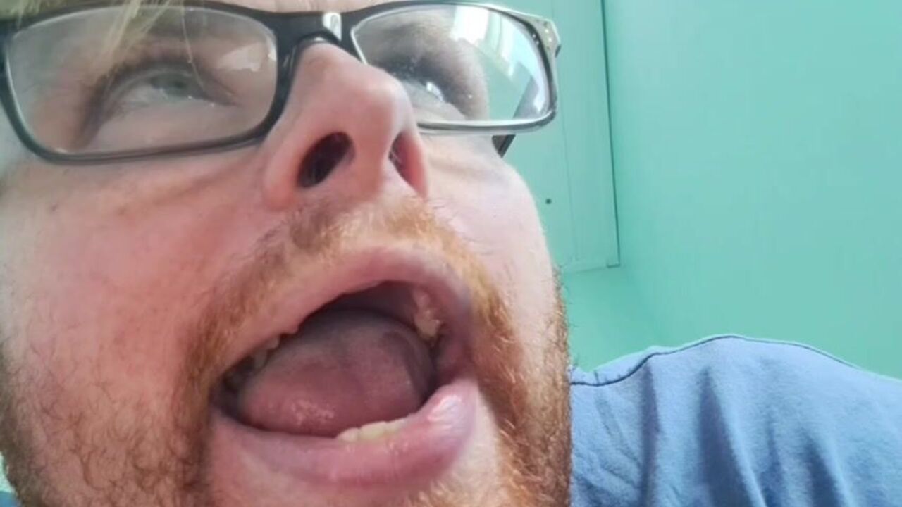 I love watching you enjoy my messy toilet & filthy scat in front of me