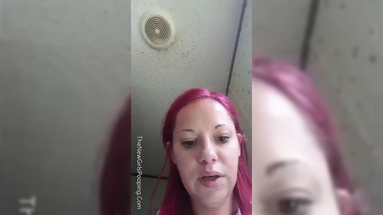 Watch this smoking hot babe with pink hair get her pussy and hair pooped out