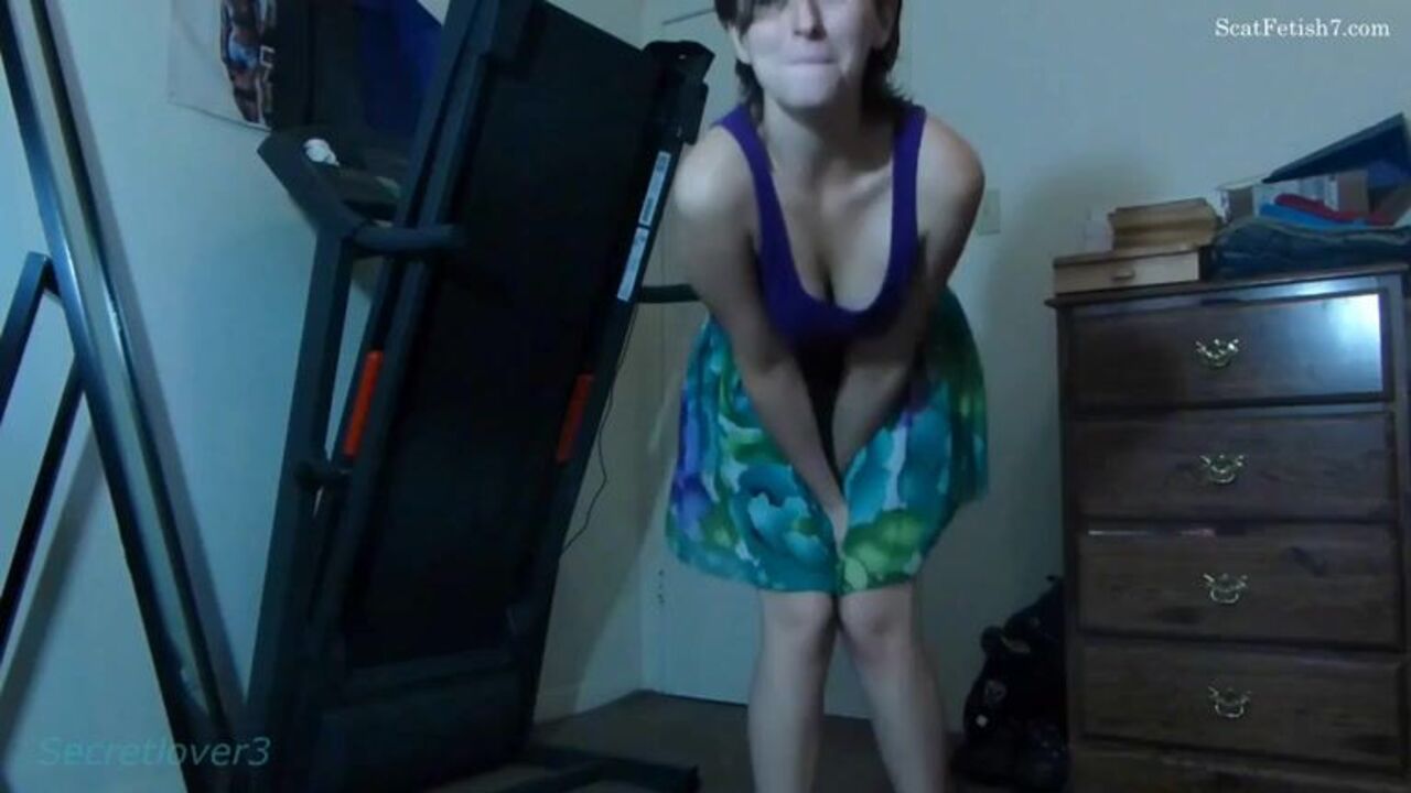 Get ready to watch this dirty girl scat for you - watch her get pooped up