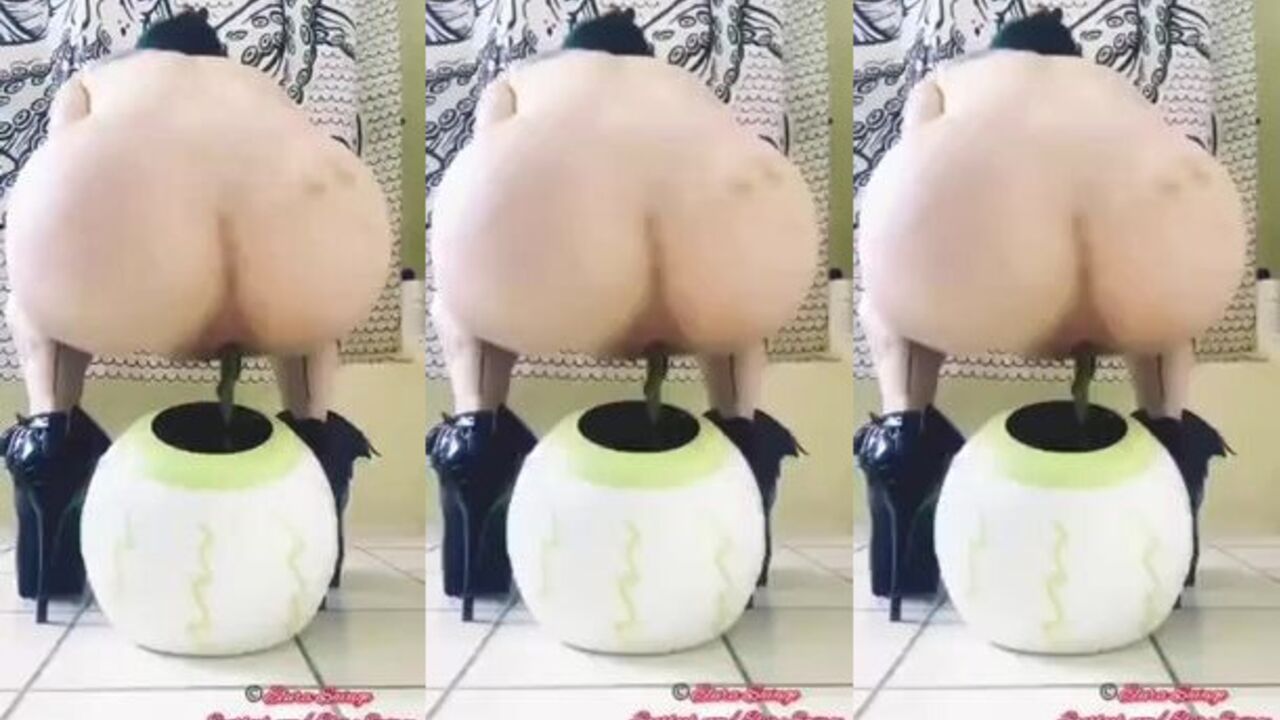 Get ready for a wild scat adventure with testeeeeeeee and her kinky side