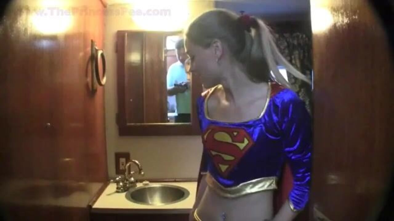 Kelly Superhero Farts like a true scat queen in this hot and heavy scat video