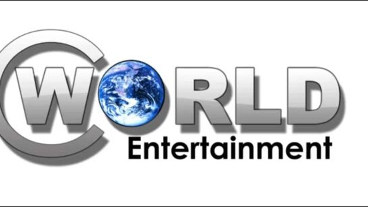 Pornstar gets her pussy and asshole stretched in a scat video