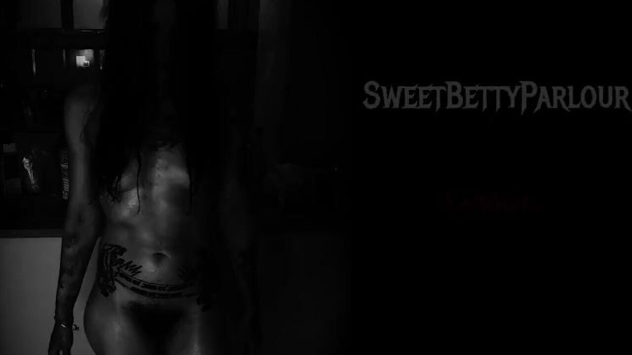 Watch this filthy full video of poo and piss inschetschen kacken