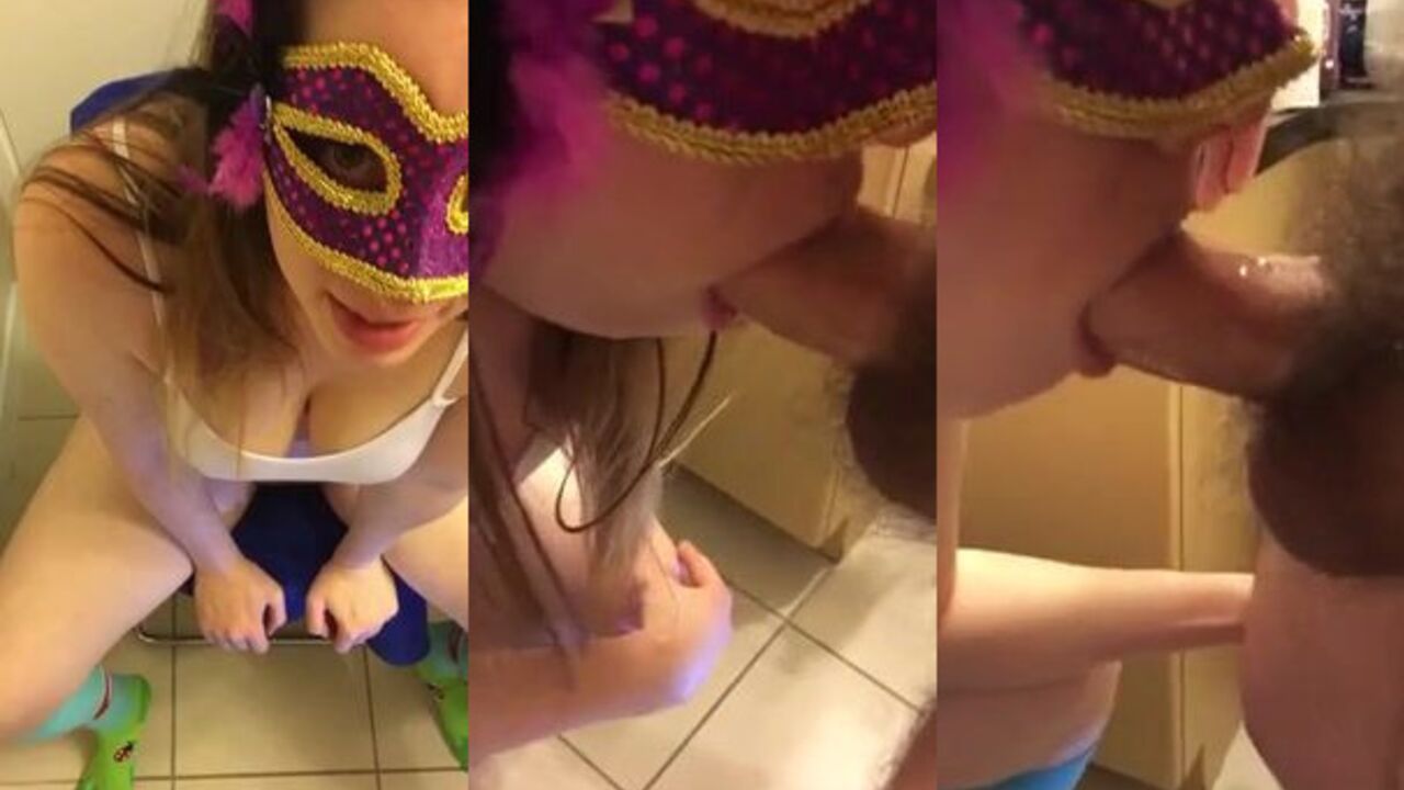 Watch amateur couple with friends cumming while she takes turns on me