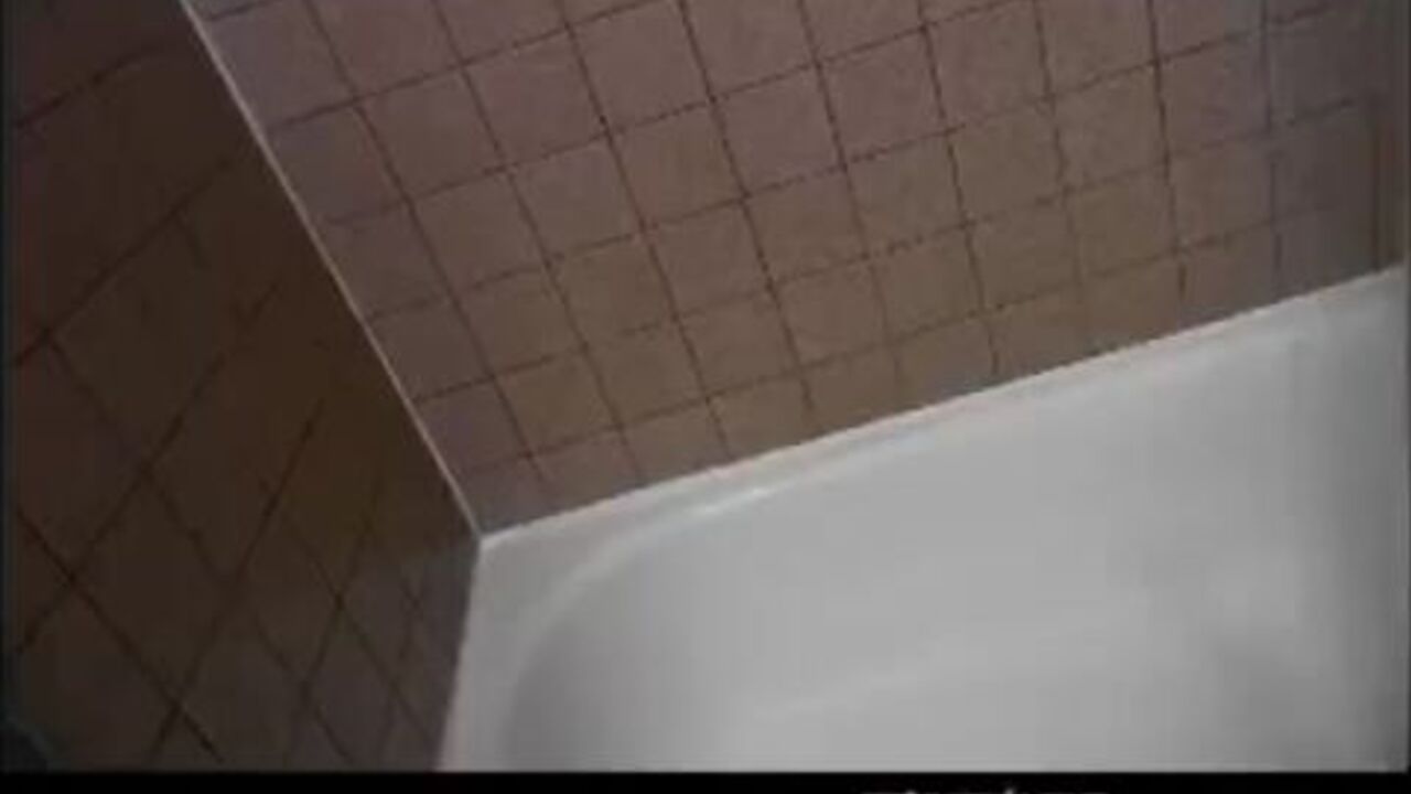 Sara gets soaked in the bath & takes a wild ride