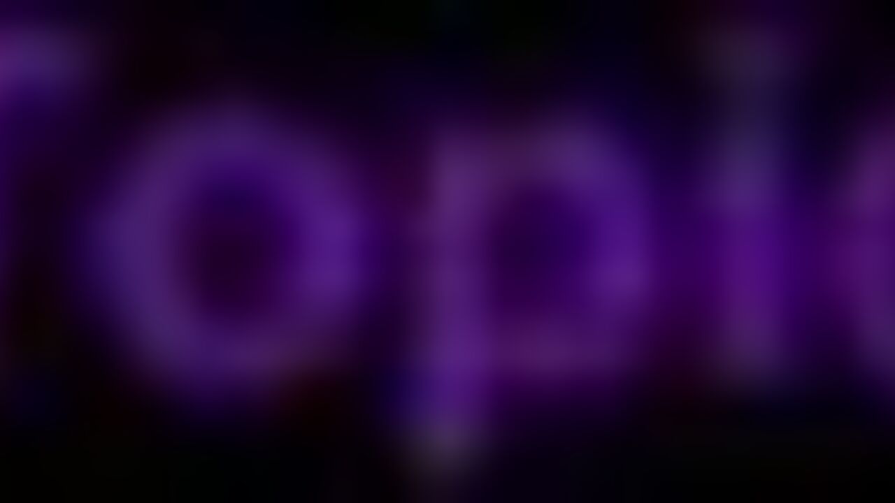 Hot babe bakes with her scat in steamy action