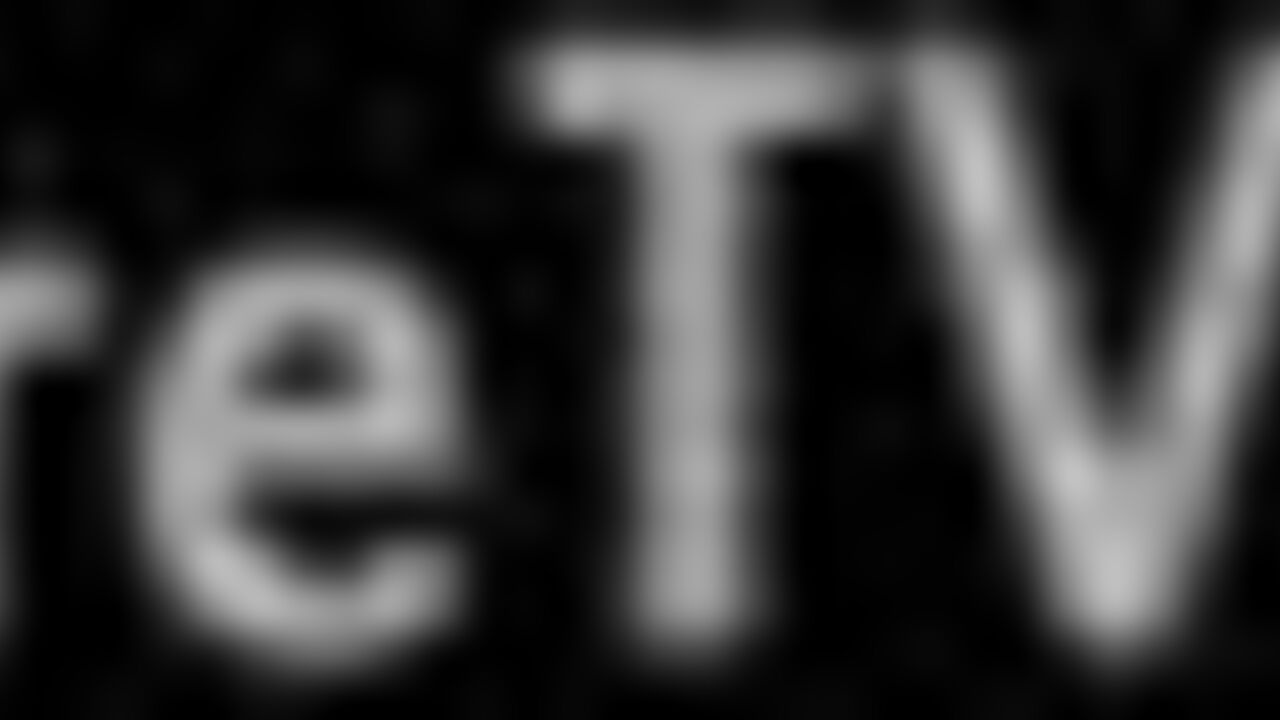 Watch this filthy slut get down and dirty in her own scat