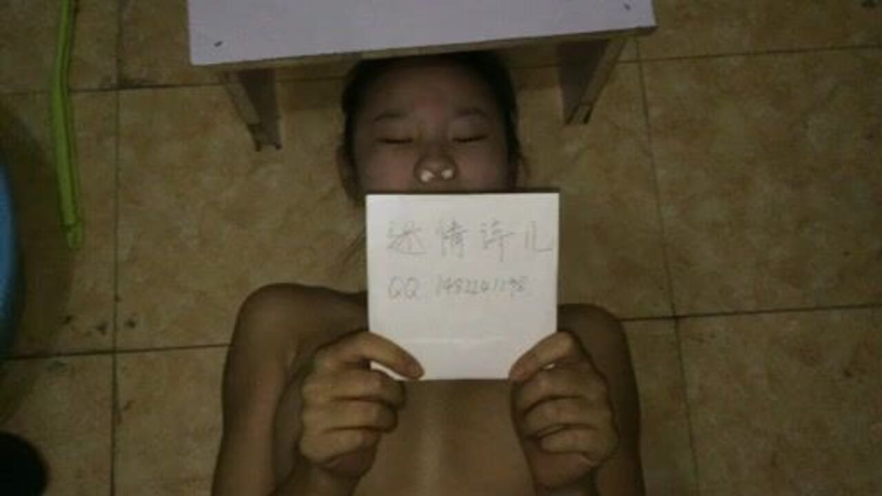 Watch this Chinese slut scat like a pro in this hardcore scat porn video