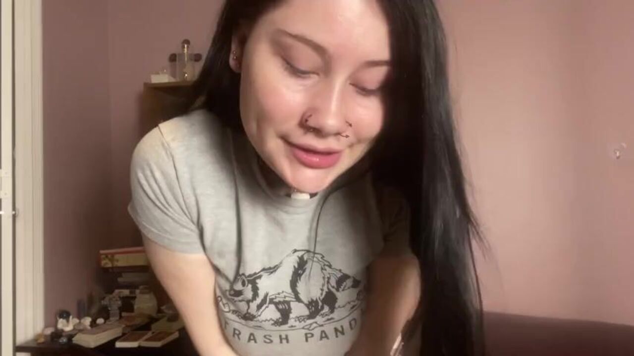 Watch this amateur teen get filthy in her messy panties