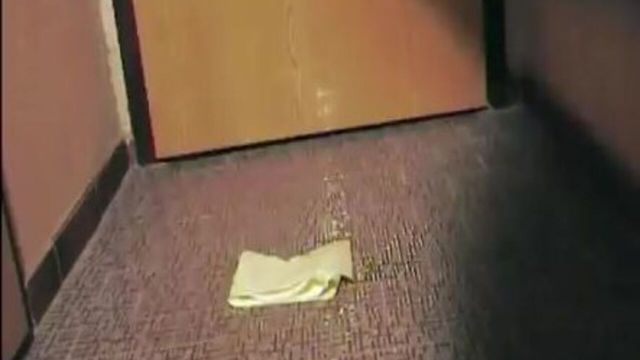 Watch this amateur slut scat on toilet paper and get a hot surprise