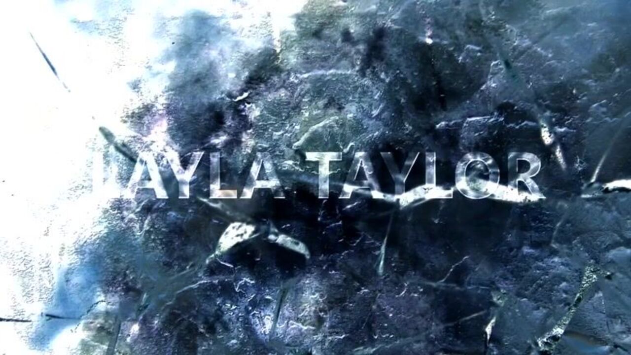 Hot babe gets off with her own scat in bathtub and messy shower