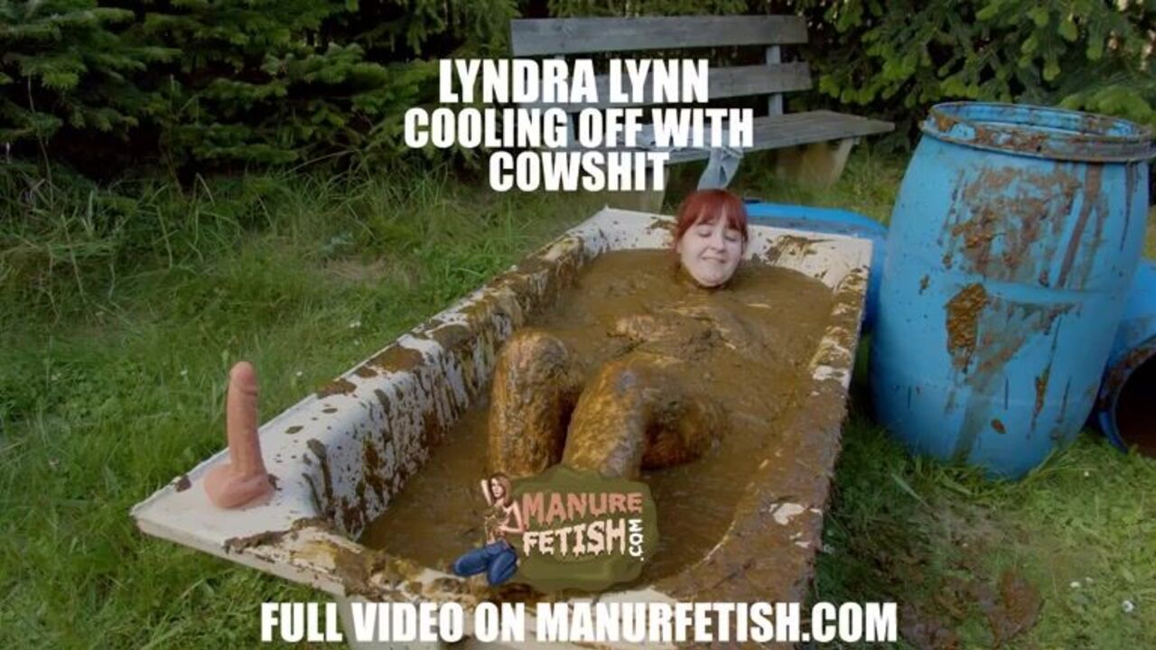 Lyndra Lynn enjoys a hot, steamy scat session