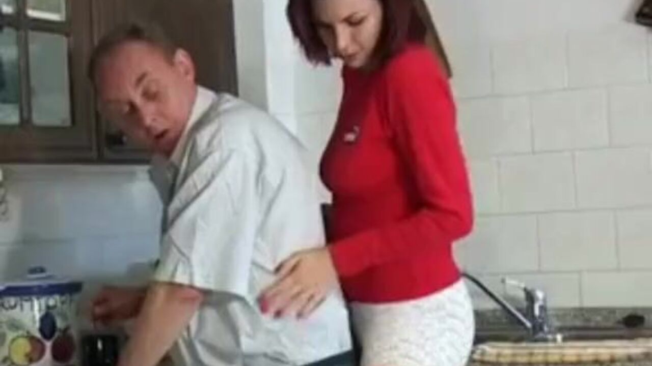 German slut scatters while satisfying her thirst with her male toilet