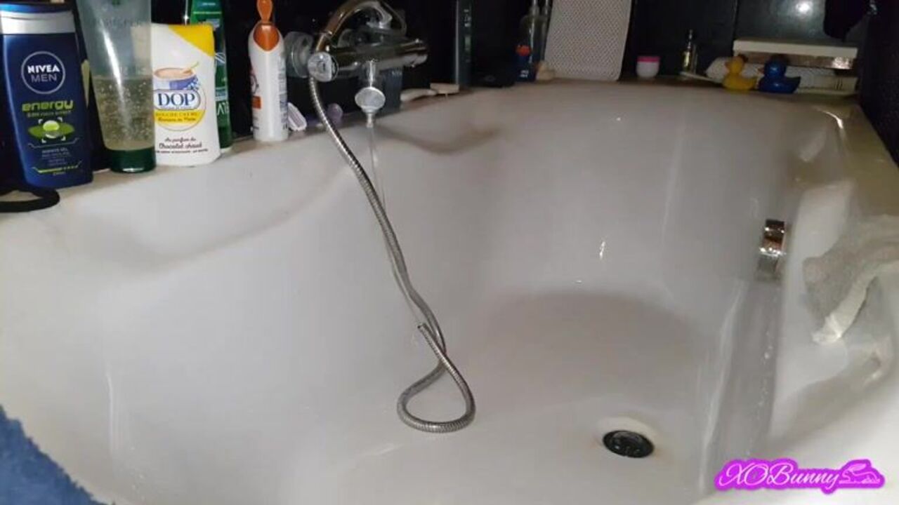 La Baignoire, the filthy scat video of a scat slave getting drilled hard