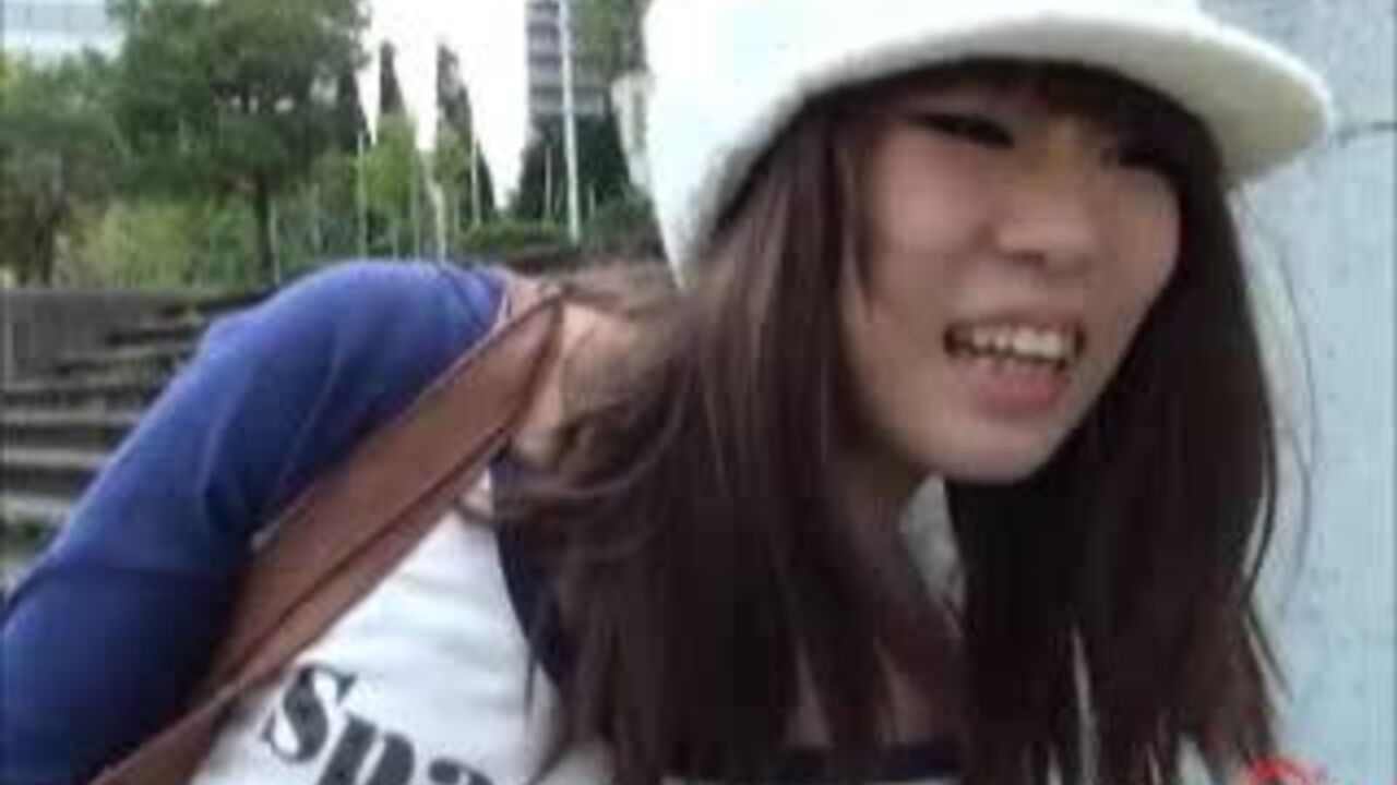 Watch these kinky Japanese girls scat in the open air