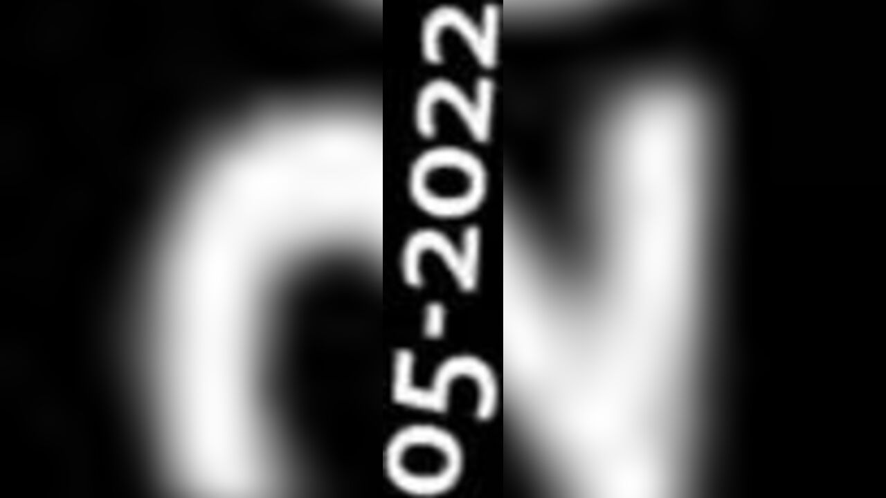 Watch these kinky sluts eat and spoonfeed their loads